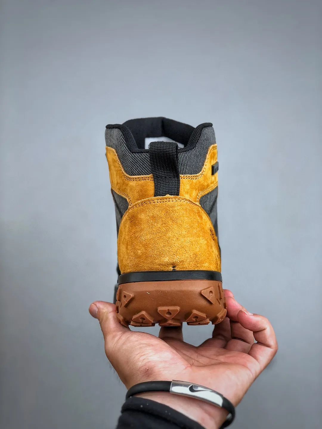 Local self-pickup💰480 supports store delivery. New goods🚀Timberland Timberland/Timberland outdoor high-top casual Martin boots series. Guangdong factory quality. Original box and original packaging. The fabric is made of Italian 🇮🇹 top-grade frosted fine-grained cowhide. It is paired with anti-odor and anti-corrosion genuine leather latex insoles to give you a perfect wearing experience. High-quality and durable. A must-have for sportsmen. Specially designed to treat those who are not handsome. High-quality and first-class foot feel. Size: 39-44
